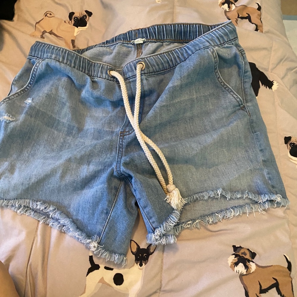 Arie American eagle fray shorts large